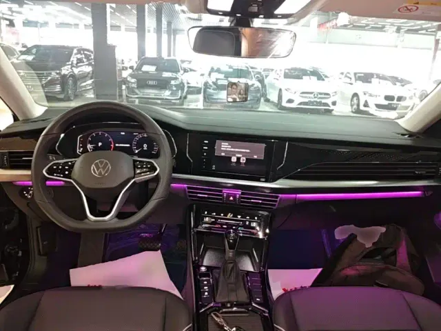 Volkswagen Passat — Фото автомобиля 9