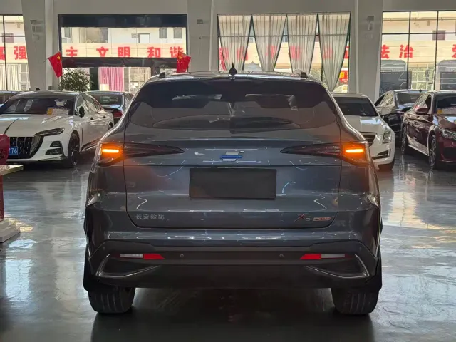 Changan X5 Plus — Фото автомобиля 8