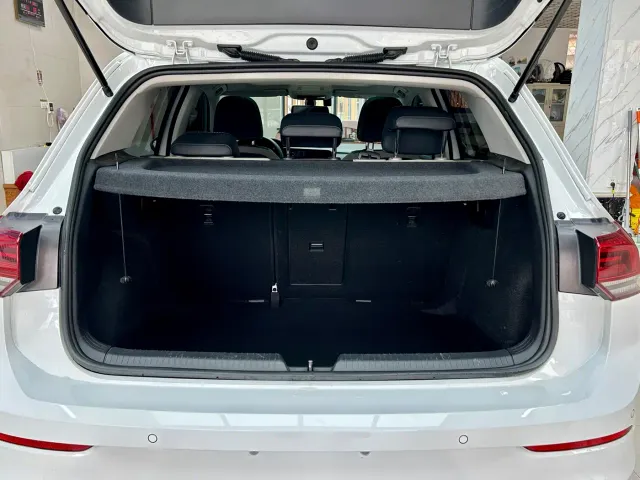 Volkswagen Golf — Фото автомобиля 10