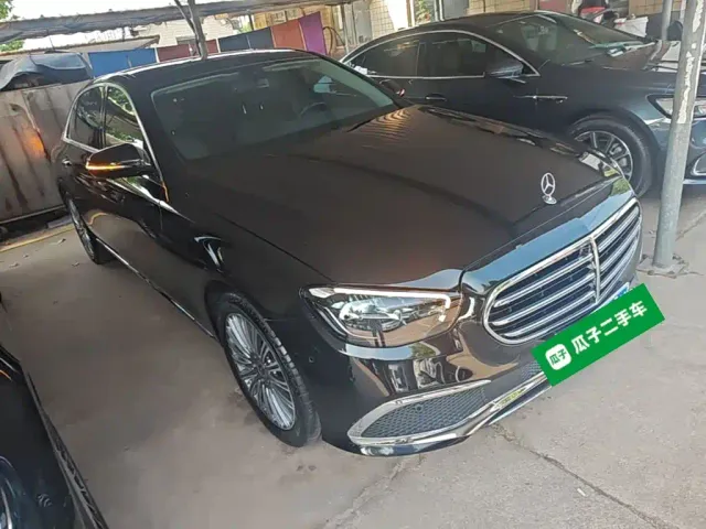 Mercedes-Benz E-Class — Фото автомобиля 3