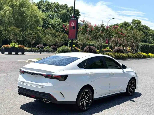 Geely Binrui — Фото автомобиля 7