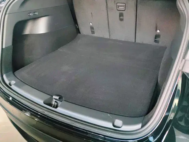 Tesla Model Y — Фото автомобиля 4