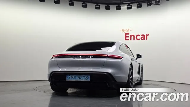 Porsche Taycan Taycan Khan — Фото автомобиля 4