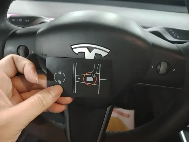 Tesla Model Y — Фото автомобиля 8