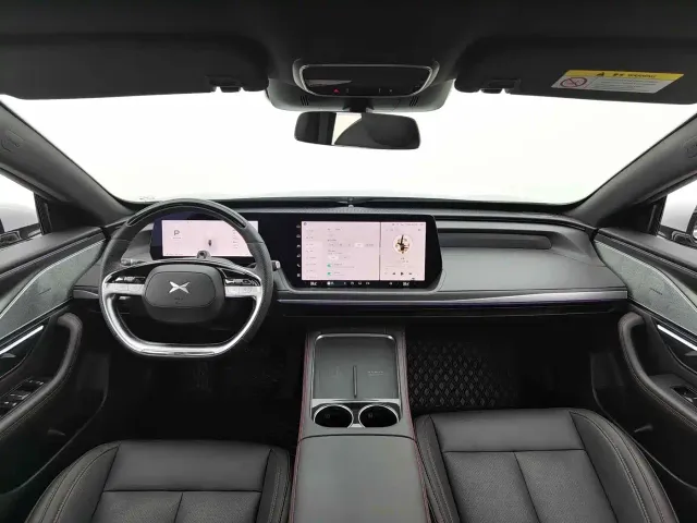 Xpeng P7 — Фото автомобиля 4