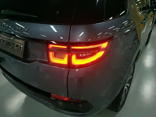 Land Rover Land Rover Discovery Sport PHEV 2022 Facelift P300e Plug-in Hybrid — Фото автомобиля 7