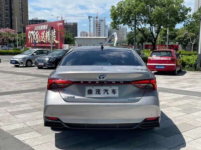Toyota Avalon — Фото автомобиля 4