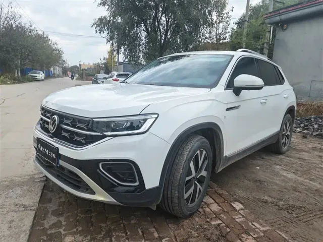 Фотография автомобиля — Volkswagen Tayron