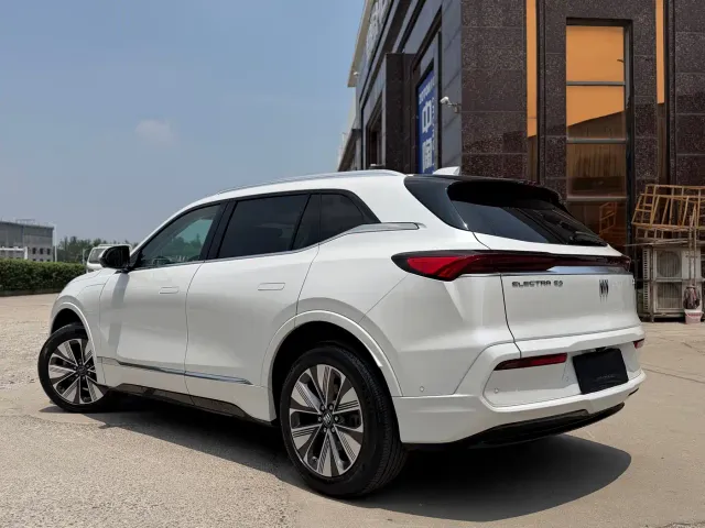 Buick E5 — Фото автомобиля 4