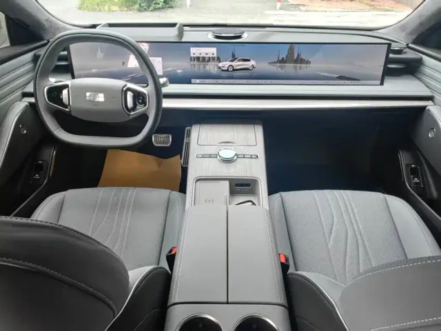 Geely Galaxy E8 — Фото автомобиля 4