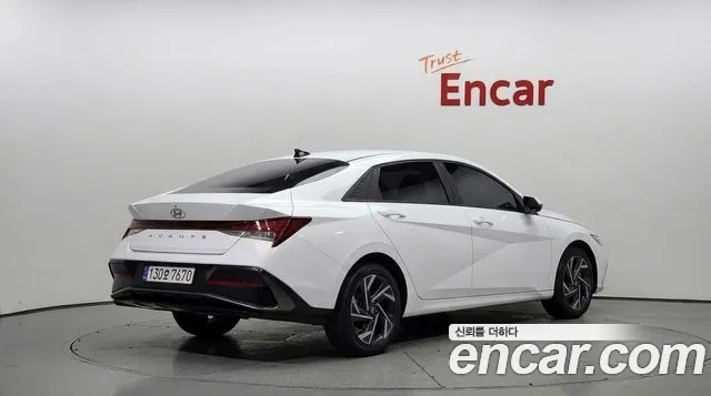 Hyundai Avante CN7 — Фото автомобиля 2