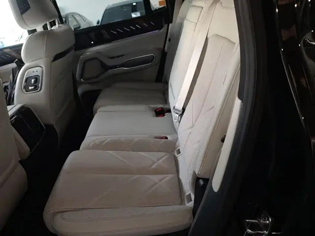 BYD FangChengBao Leopard 8 — Фото автомобиля 16