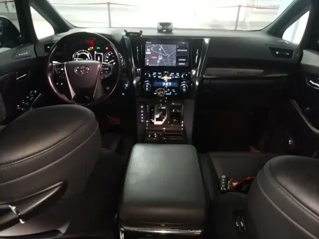Toyota Vellfire — Фото автомобиля 9