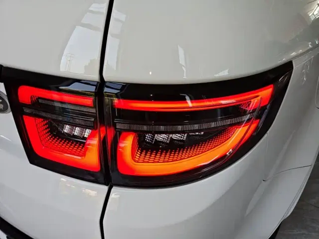 Land Rover Discovery Sport — Фото автомобиля 7