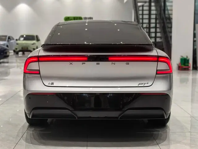 Xpeng P7+ — Фото автомобиля 5
