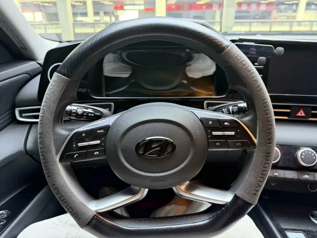 Hyundai Elantra — Фото автомобиля 10