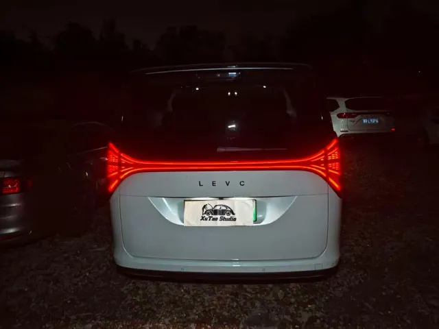Geely Yizhen L380 — Фото автомобиля 6