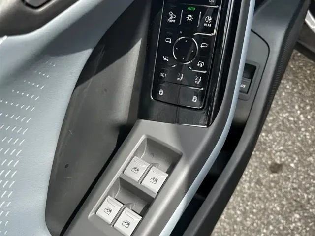 Audi Q6L e-tron — Фото автомобиля 13