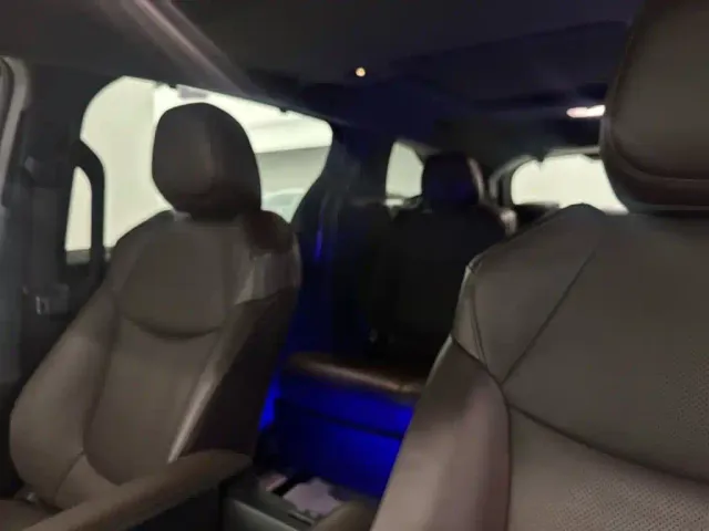 Toyota Granvia — Фото автомобиля 16