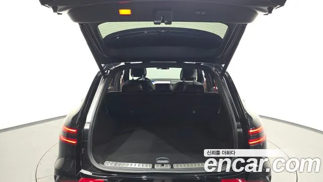 Genesis GV70 3.5T Бензин 2WD — Фото автомобиля 8