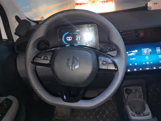 Leapmotor T03 — Фото автомобиля 15