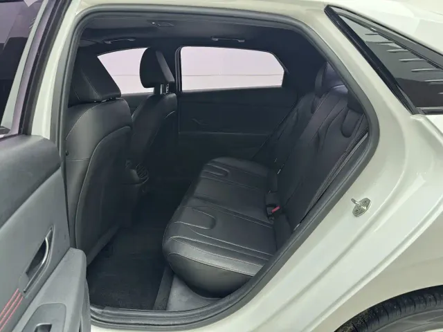 Hyundai Elantra — Фото автомобиля 19