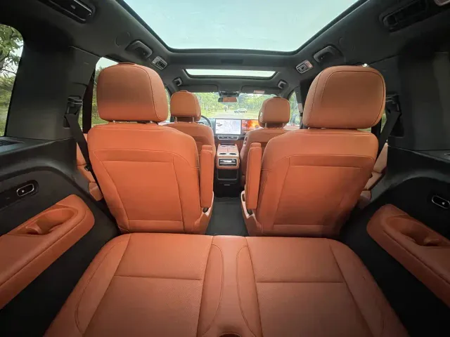 Li Auto L8 — Фото автомобиля 11