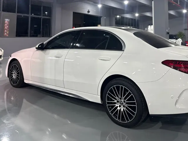 Mercedes-Benz C-Class — Фото автомобиля 3