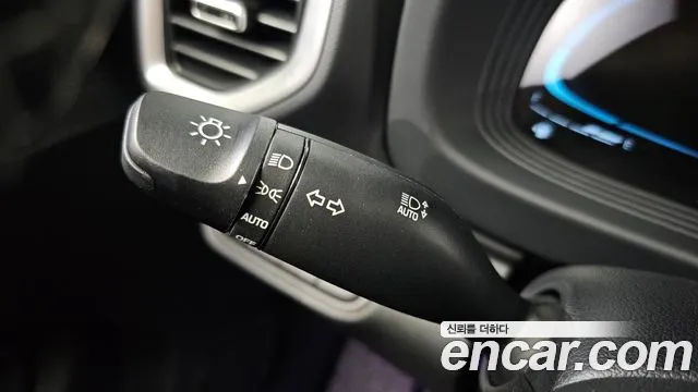 Hyundai Venue — Фото автомобиля 18