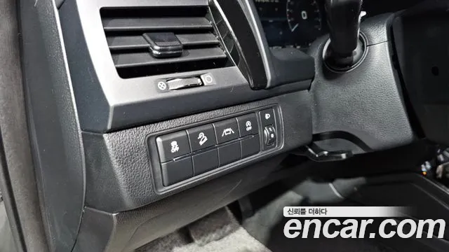 KG_Mobility_Ssangyong Rexton Новый Rexton Sport Дизель 2.2 4WD — Фото автомобиля 16