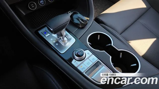 Genesis G70 Новый G70 Бензин 2.5T 4WD — Фото автомобиля 9