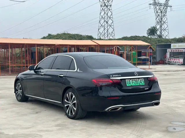 Mercedes-Benz E-Class — Фото автомобиля 7