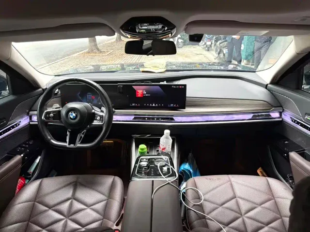 BMW 7 Series — Фото автомобиля 5