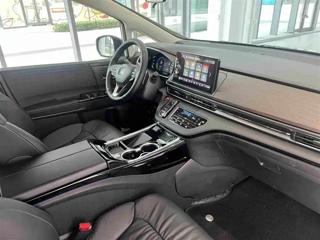 Honda Odyssey — Фото автомобиля 23