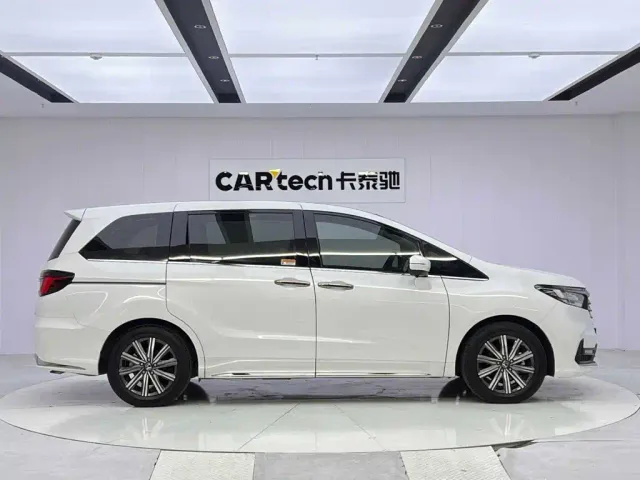 Honda Odyssey — Фото автомобиля 6