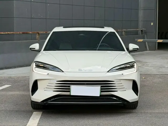 BYD Seal — Фото автомобиля 2