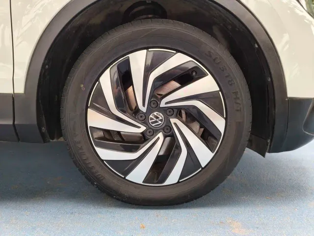 Volkswagen Tiguan L — Фото автомобиля 21