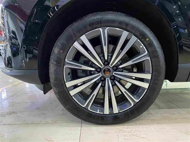 Hongqi HS6 PHEV — Фото автомобиля 5