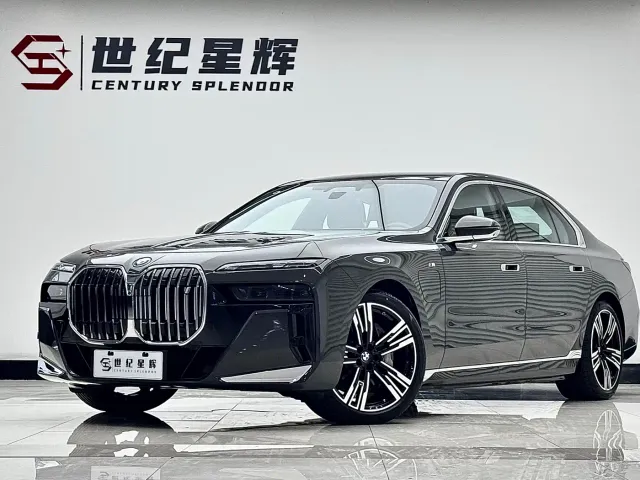 Фотография автомобиля — BMW i7