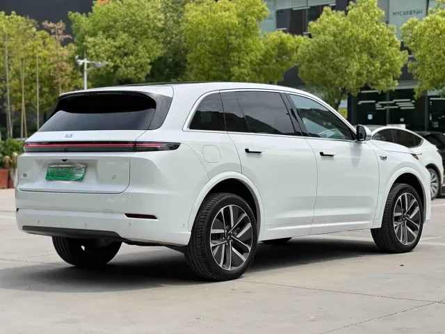 Li Auto L7 — Фото автомобиля 7