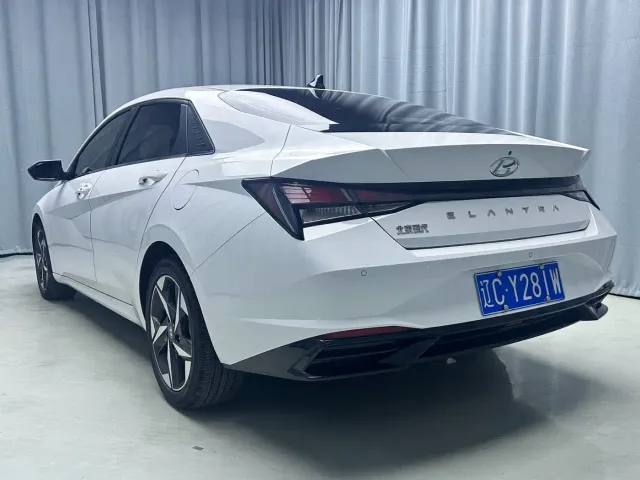 Hyundai Elantra — Фото автомобиля 20