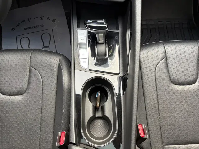 Hyundai Elantra — Фото автомобиля 11