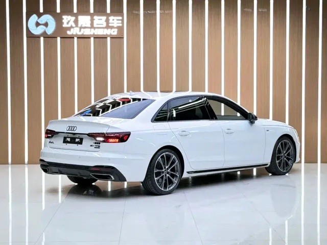 Audi A4L — Фото автомобиля 16