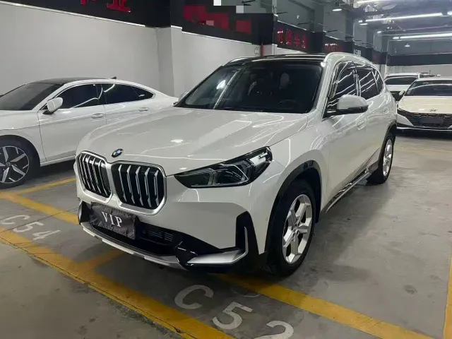 Фотография автомобиля — BMW X1