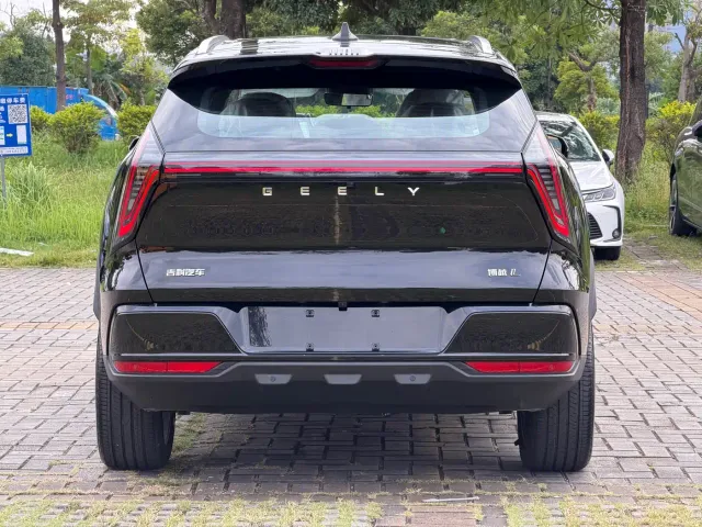 Geely Boyue L — Фото автомобиля 7
