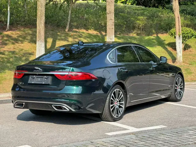 Jaguar XFL — Фото автомобиля 9