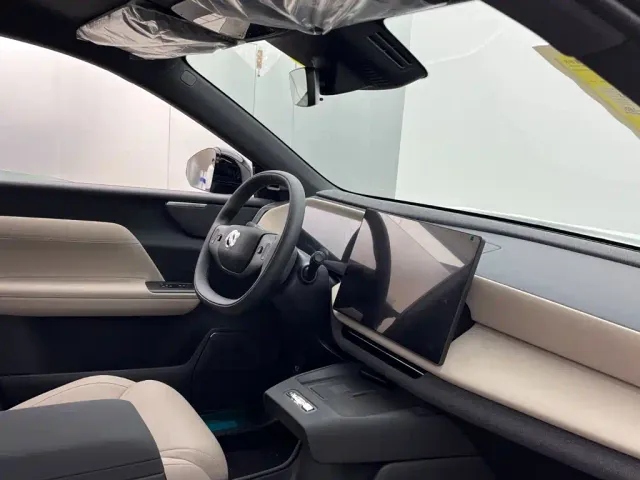Volvo XC70 Plug-in Hybrid — Фото автомобиля 12