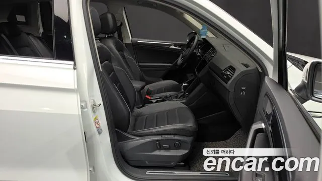 Volkswagen Tiguan — Фото автомобиля 16