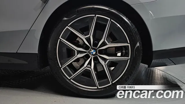 BMW 5-Series — Фото автомобиля 16