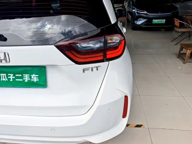 Honda Fit — Фото автомобиля 7